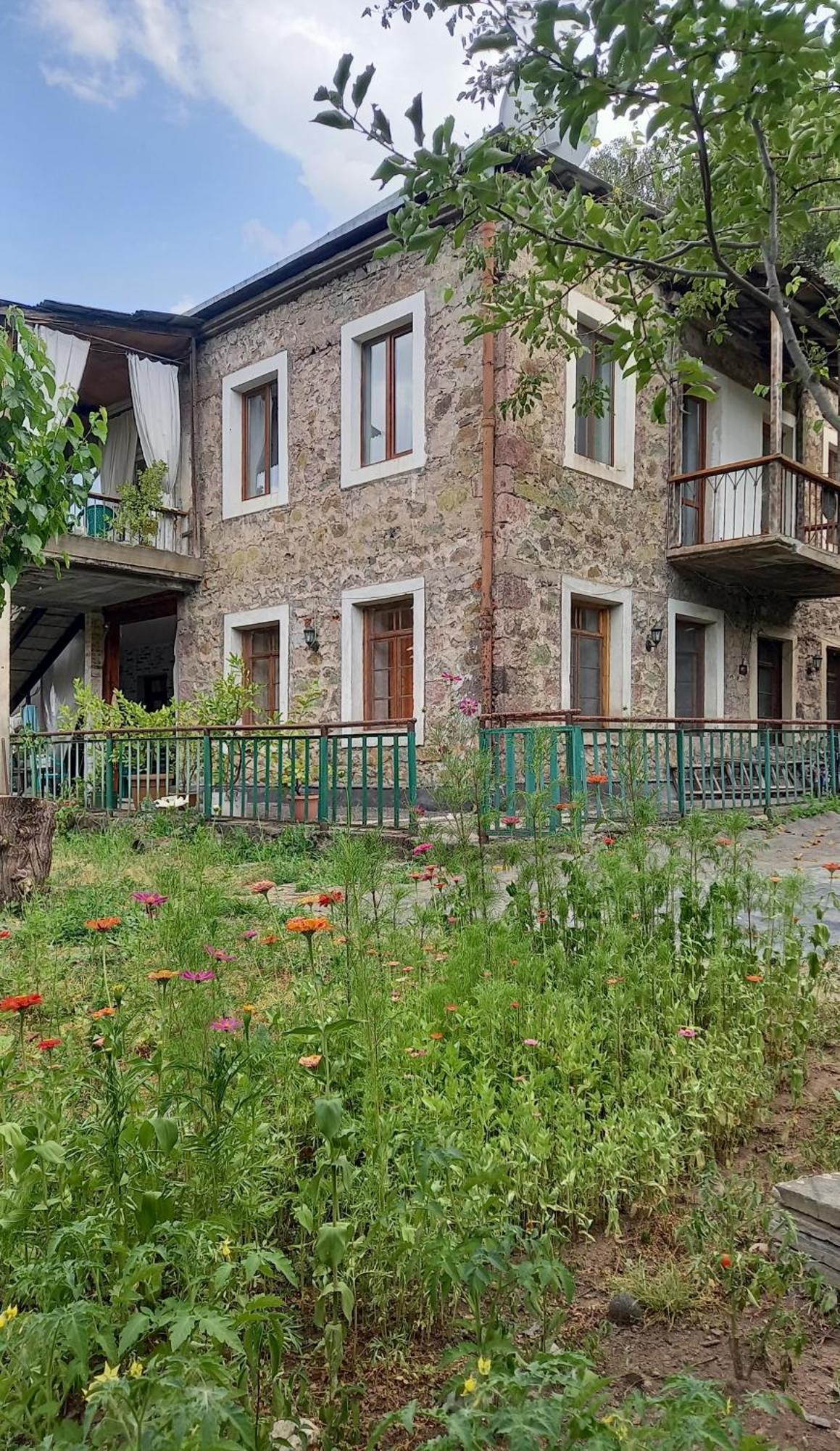 Alex B&B Kapan 外观 照片